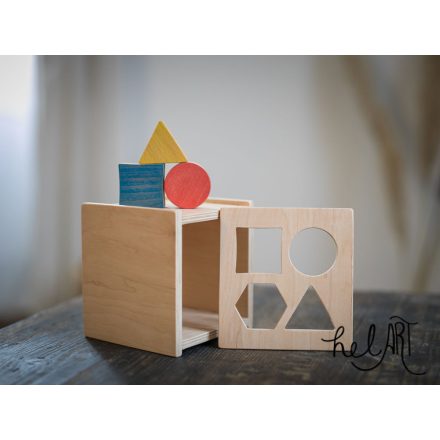  Montessori formabedobó kocka