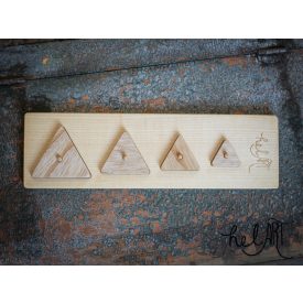 Montessori shape matcher - triangle