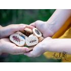 Wooden board - with leafs & bugs