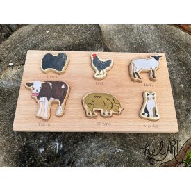 Wooden board - with leafs & bugs