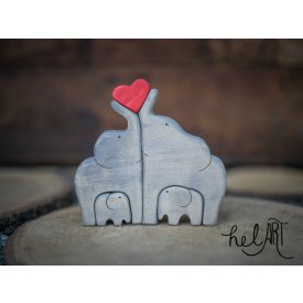 Elefántcsalád - mama, papa és két borjú szívvel